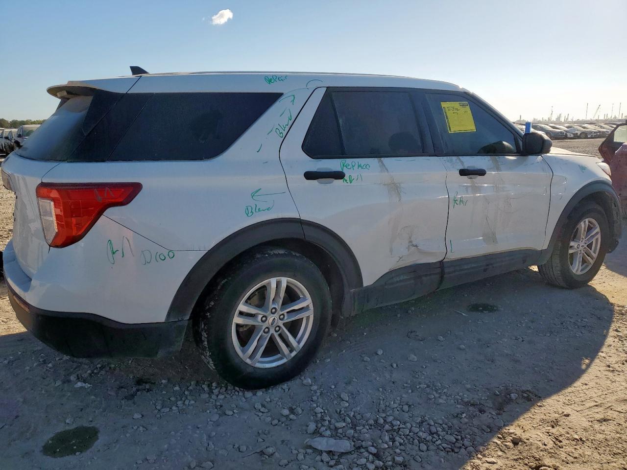 2022 Ford Explorer - Image 3