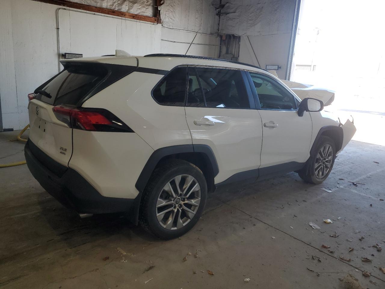 2020 Toyota Rav4 Xle Premium - Фото 3