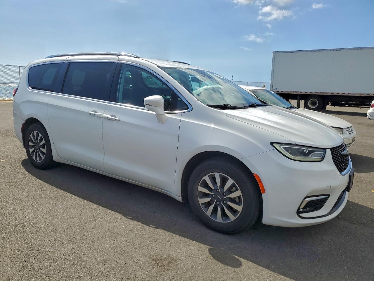 2021 Chrysler Pacifica Touring L - Фото 4