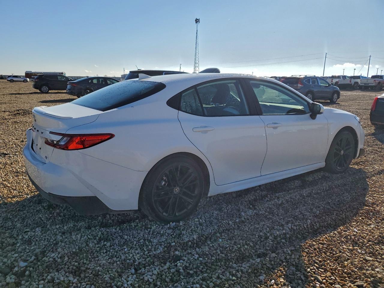 2025 Toyota Camry Se - Фото 3