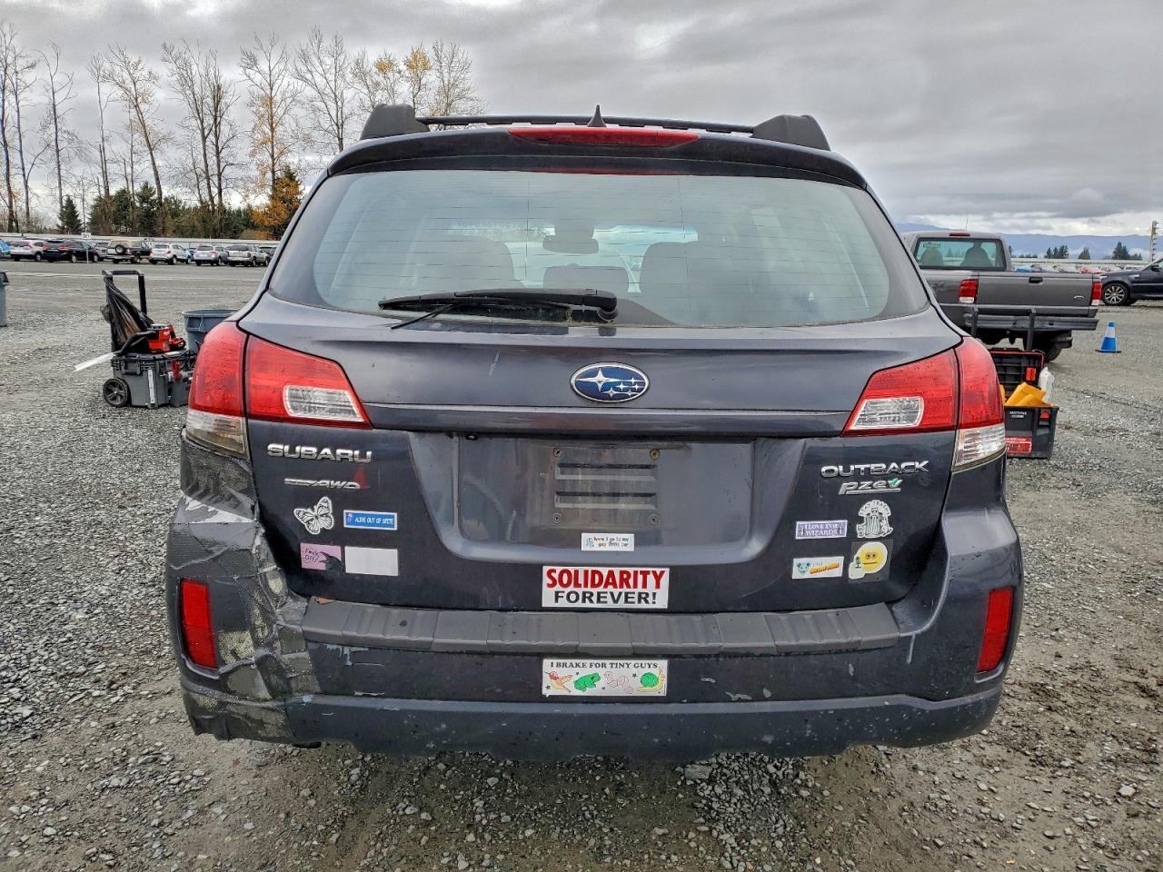 2011 Subaru Outback 2.5I Premium - Image 6