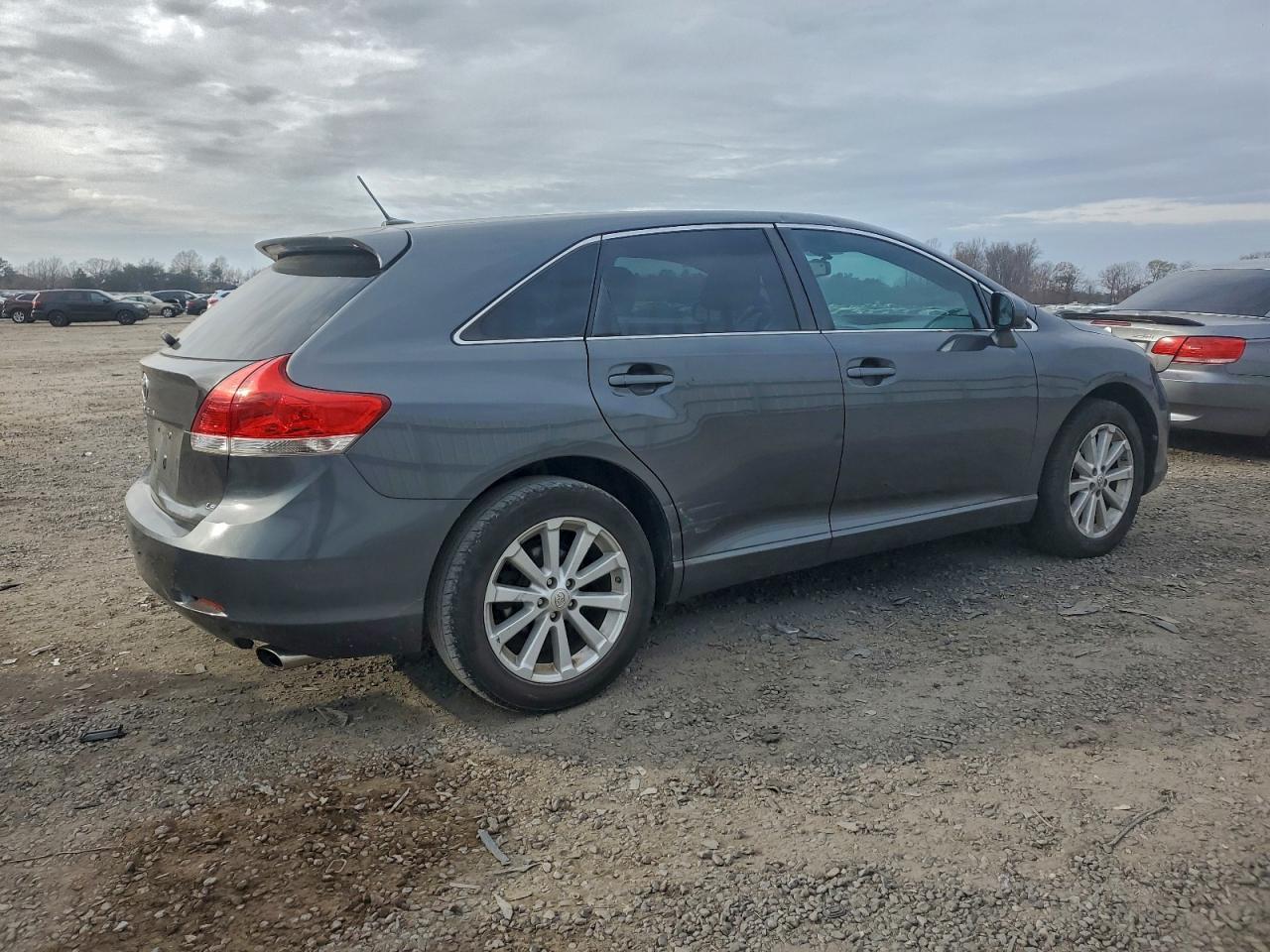 2012 Toyota Venza Le - Image 3