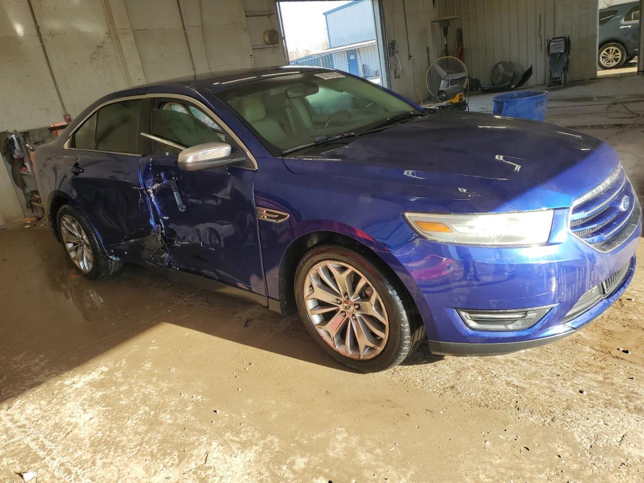 2014 Ford Taurus Limited - Image 4