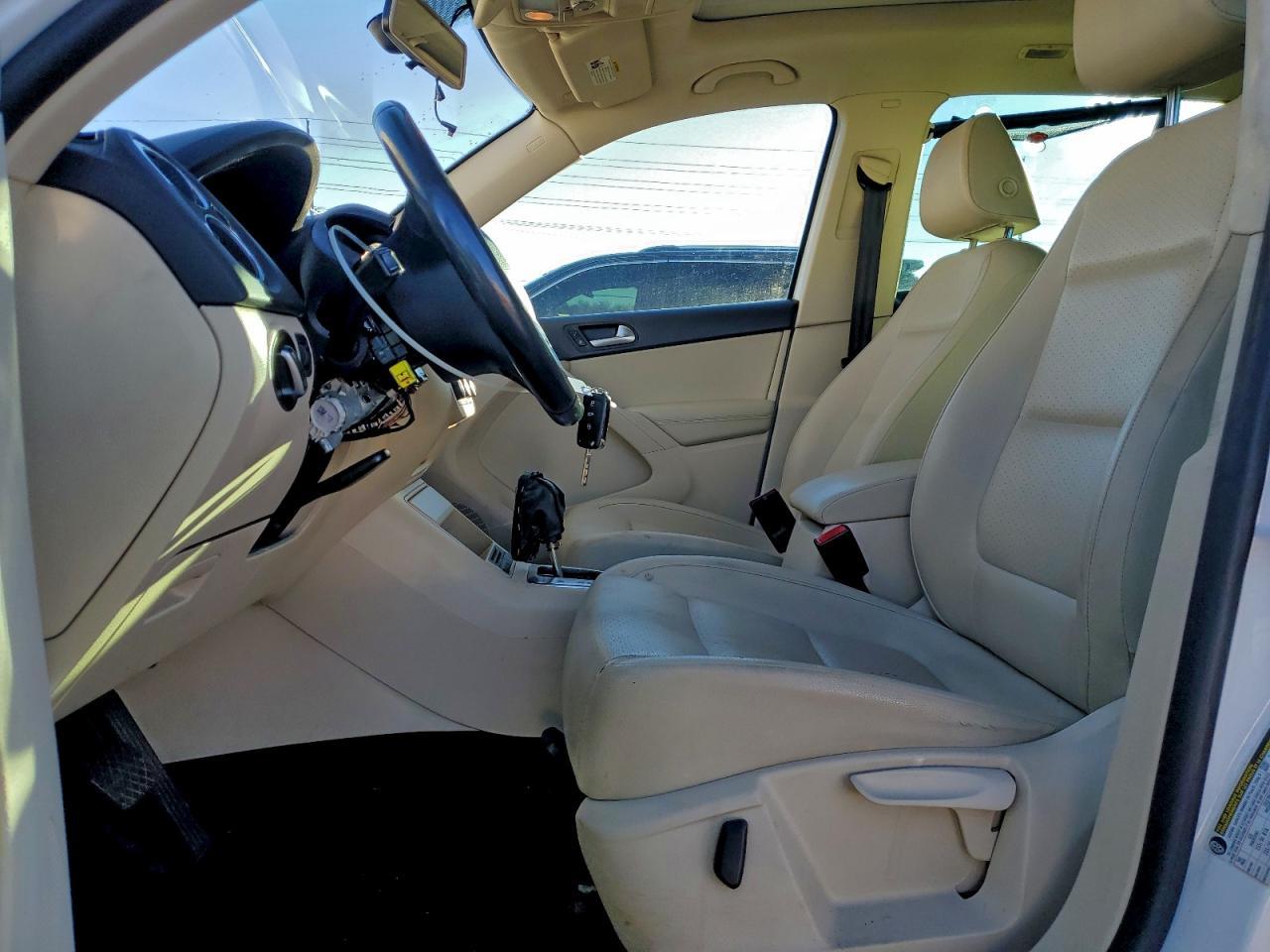 2012 Volkswagen Tiguan S - Фото 7