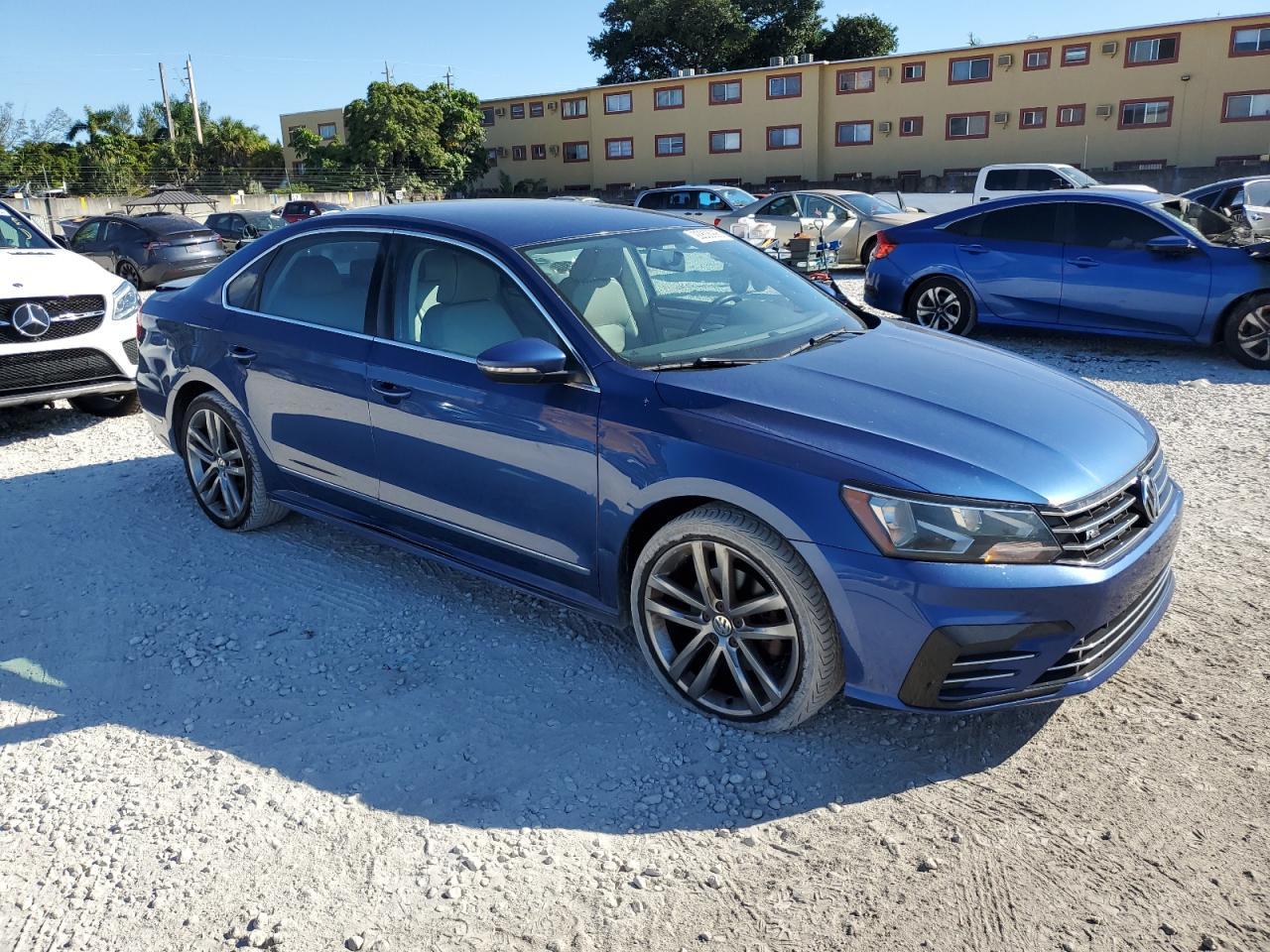 2016 Volkswagen Passat S - Фото 4