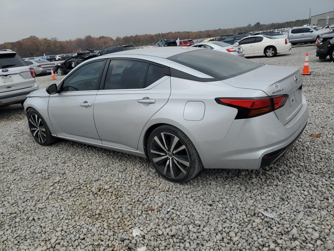 2020 Nissan Altima Sr - Фото 2