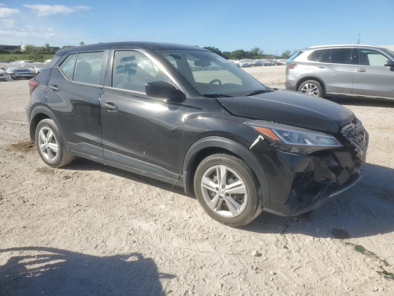 2021 Nissan Kicks S - Фото 4