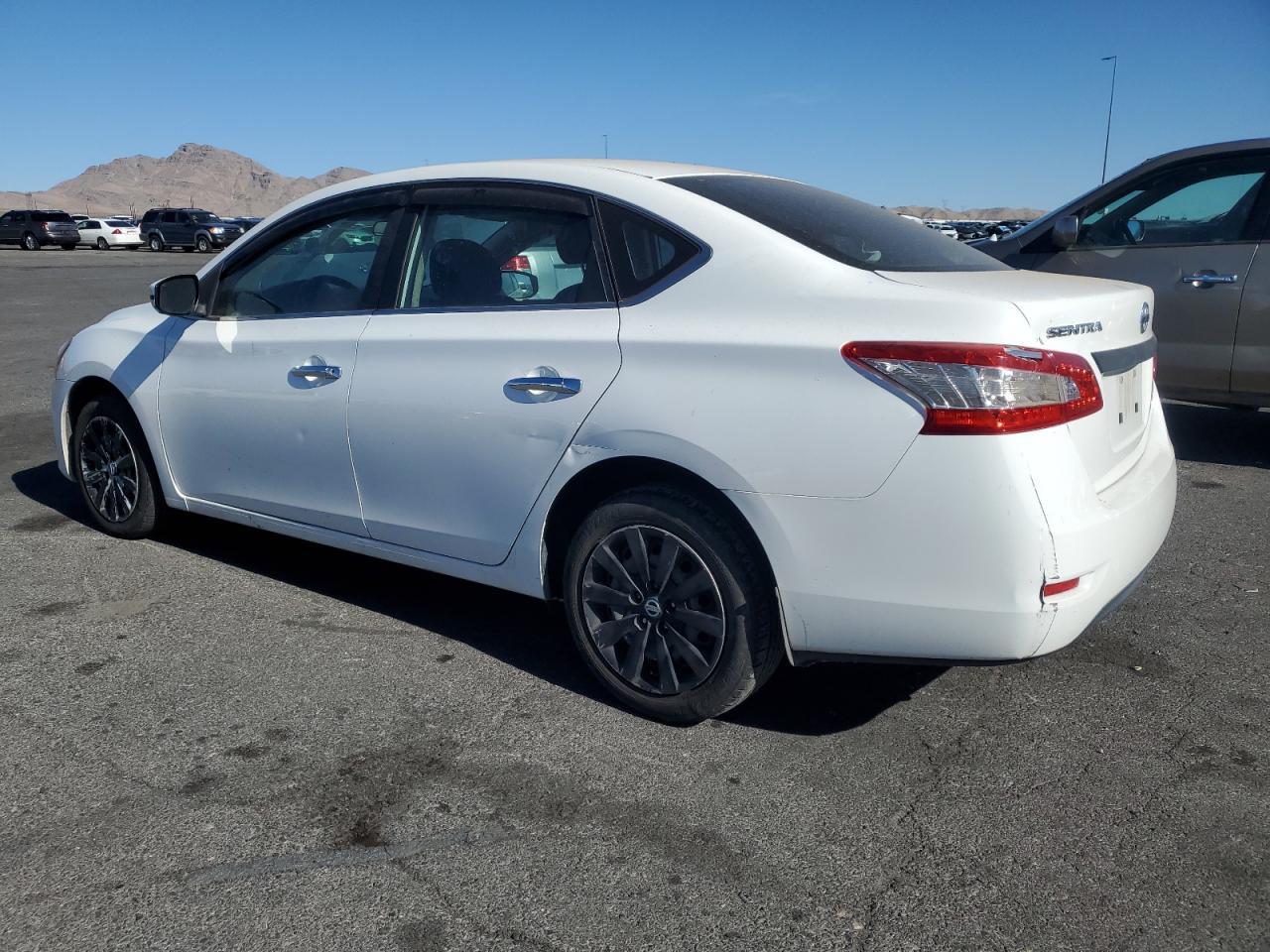 2015 Nissan Sentra S - Фото 2
