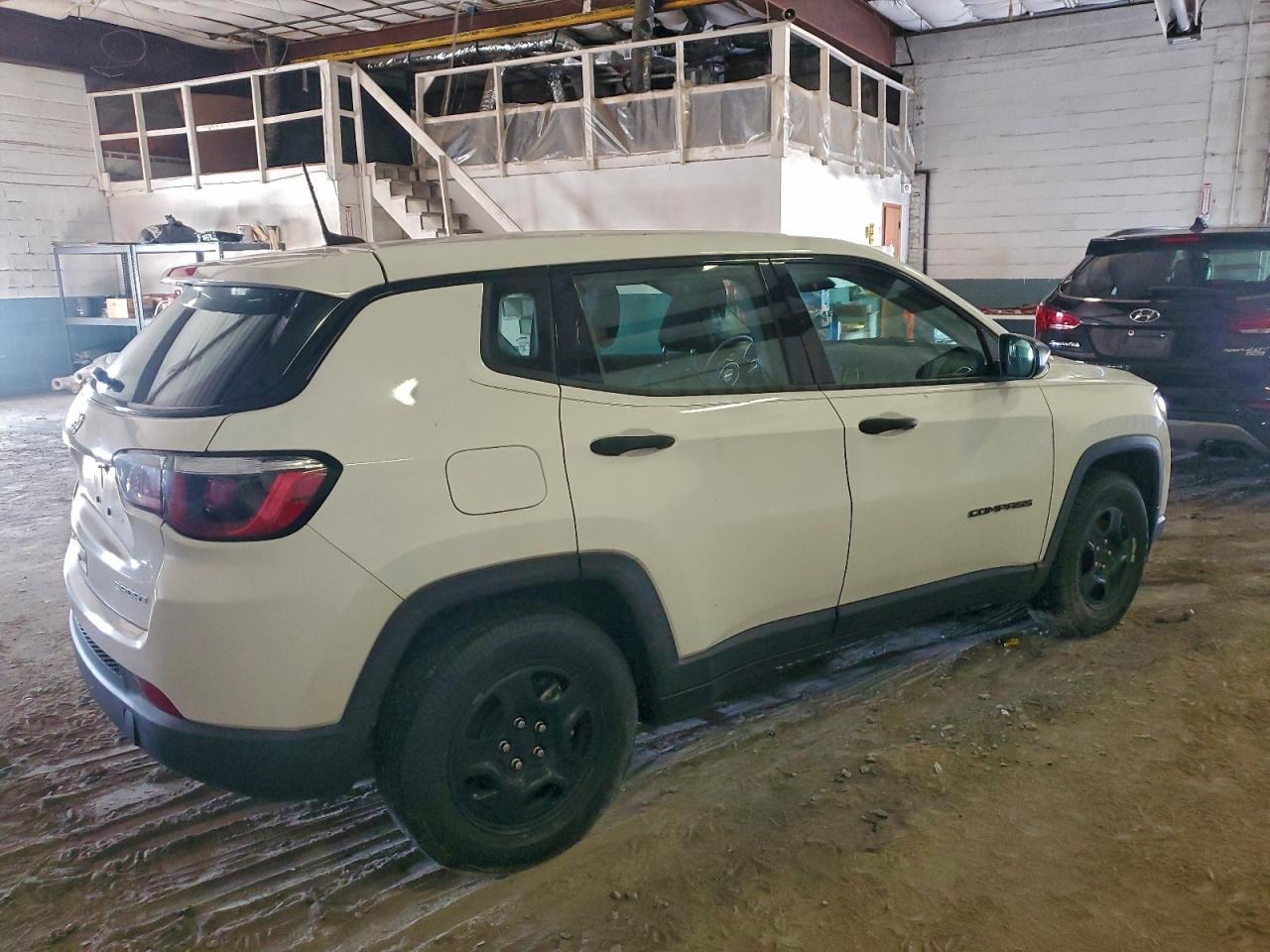2020 Jeep Compass Sport - Фото 3
