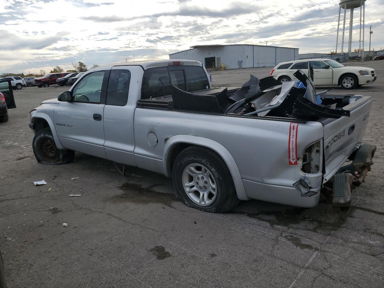 2002 Dodge Dakota Sport - Image 2
