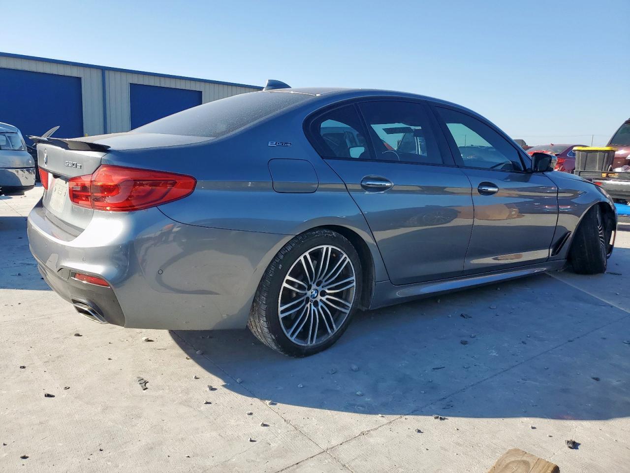 2018 BMW 530E - Фото 3