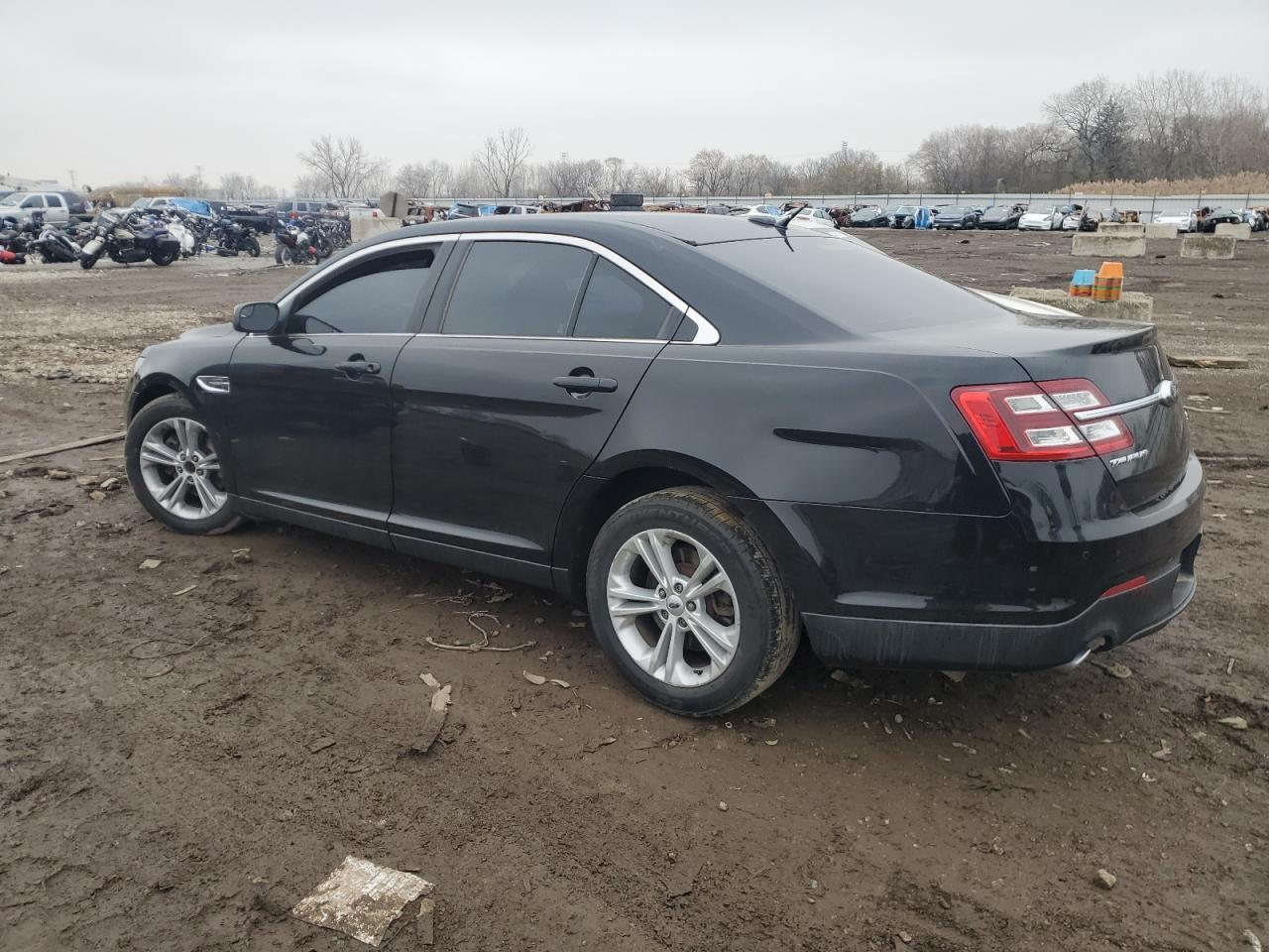 2017 Ford Taurus Sel - Image 2