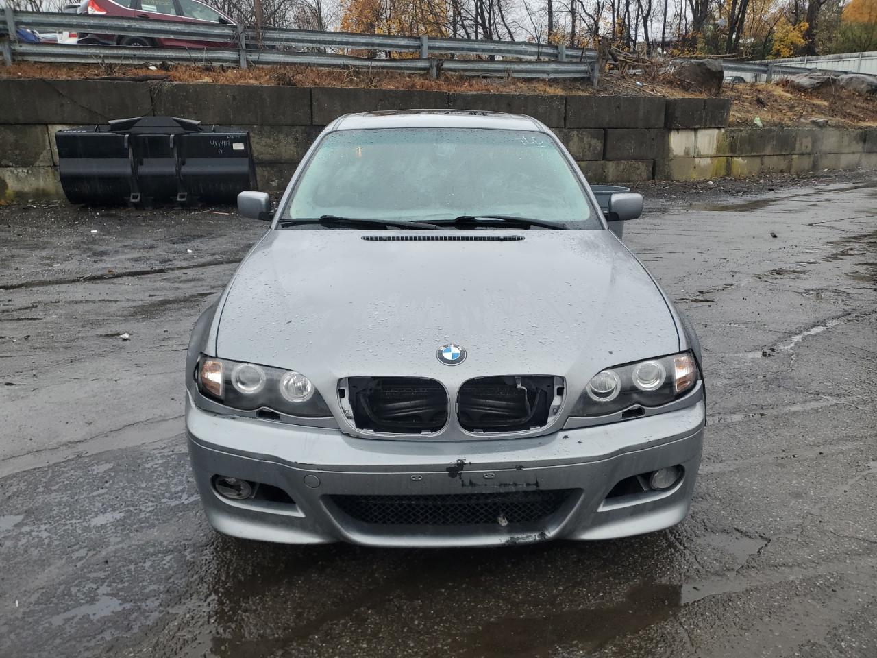 2004 BMW 325 Xi - Image 5