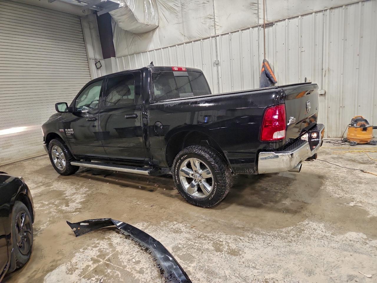 2019 Ram 1500 Classic Slt - Фото 2