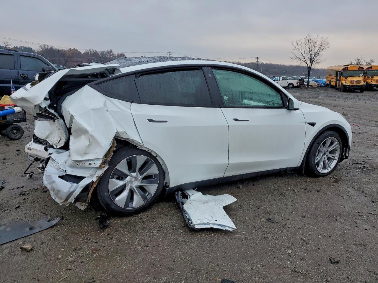 2022 Tesla Model Y - Фото 3