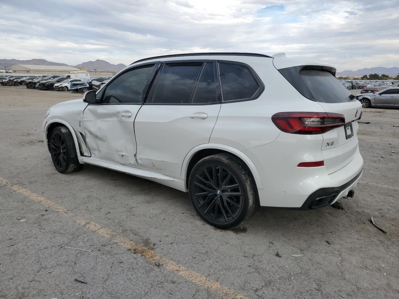 2022 BMW X5 xDrive40I - Фото 2