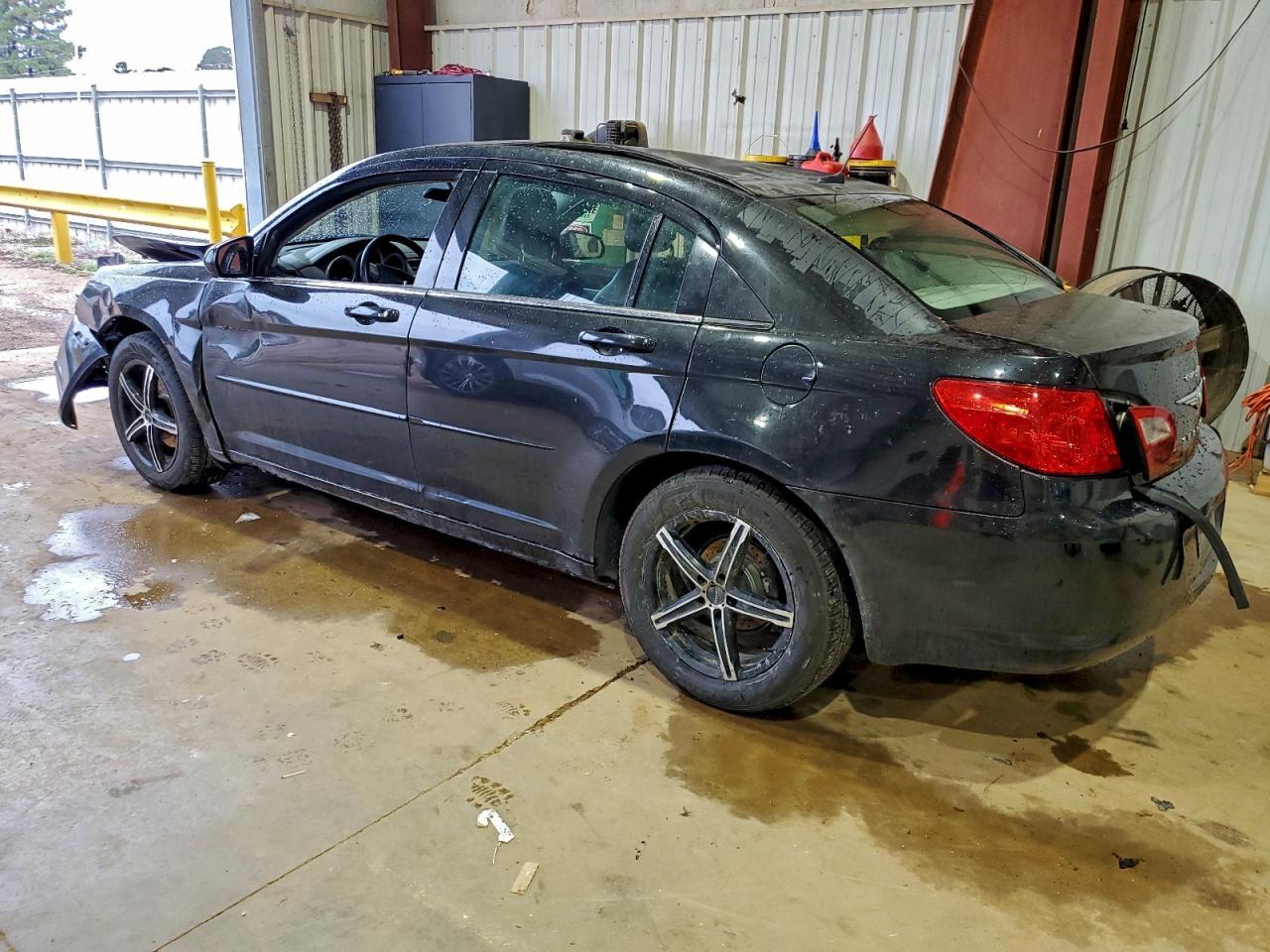 2010 Chrysler Sebring Limited - Фото 2
