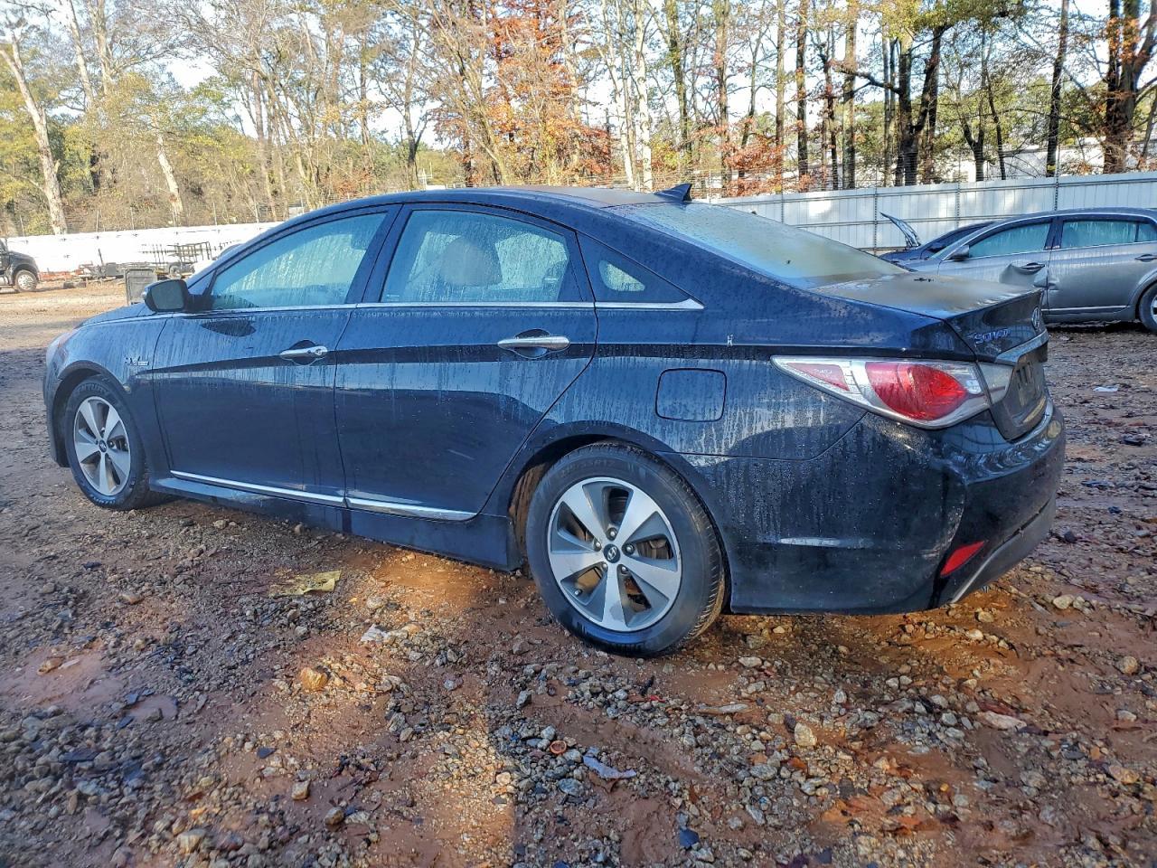 2012 Hyundai Sonata Hybrid - Image 2