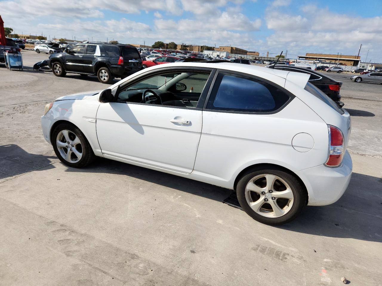 2007 Hyundai Accent Se - Image 2