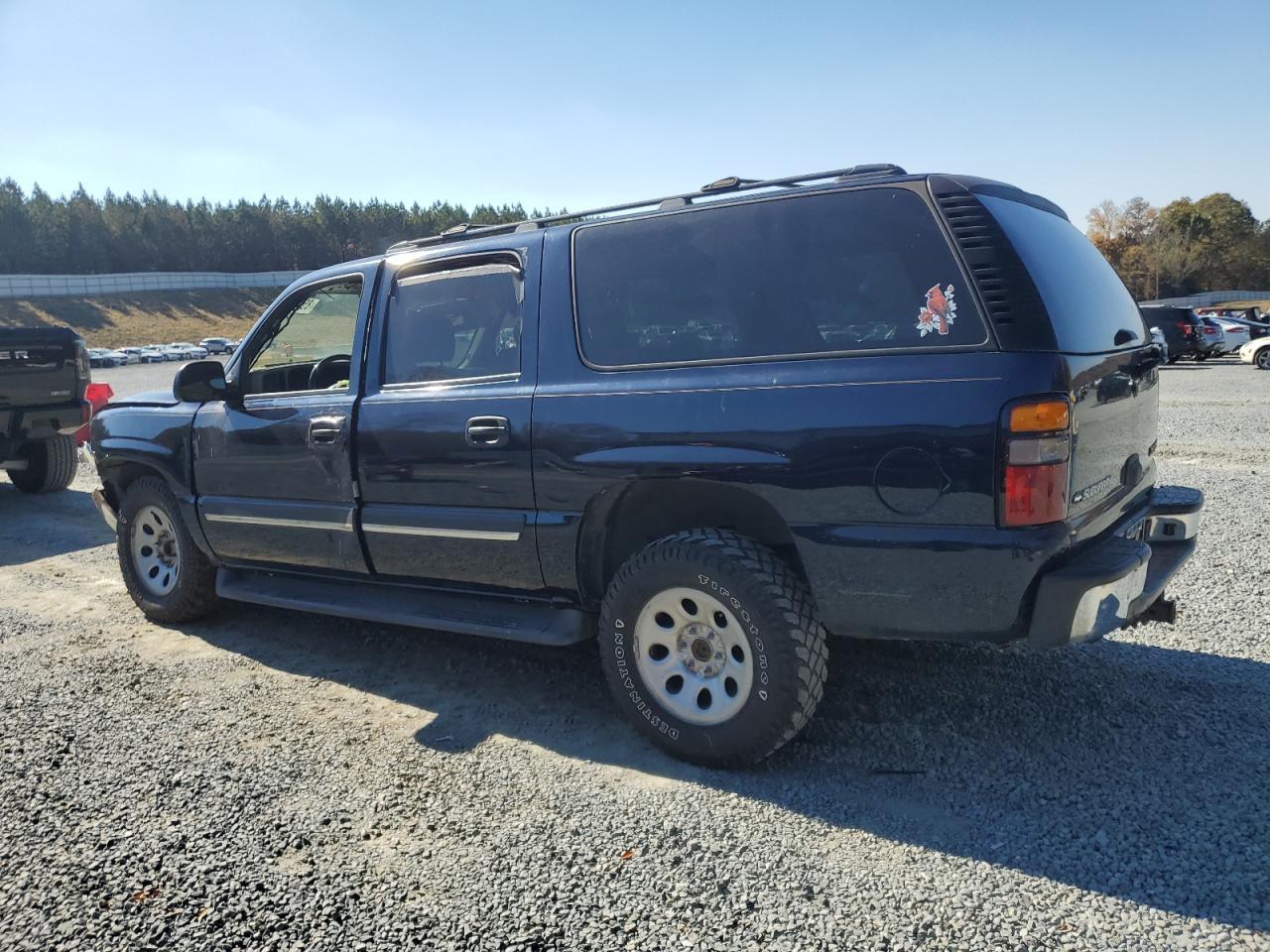 2005 Chevrolet Suburban C1500 - Image 2