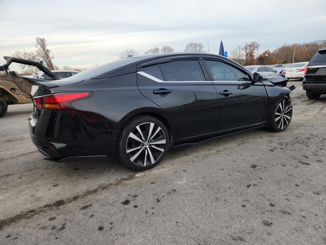 2019 Nissan Altima Sr - Фото 3