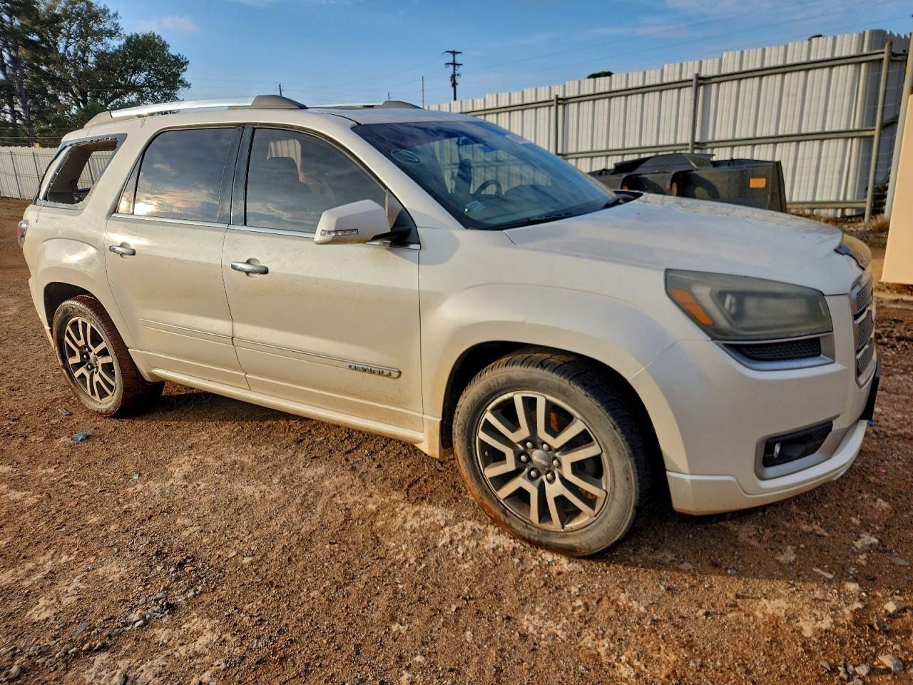 2014 GMC Acadia Denali - Image 4