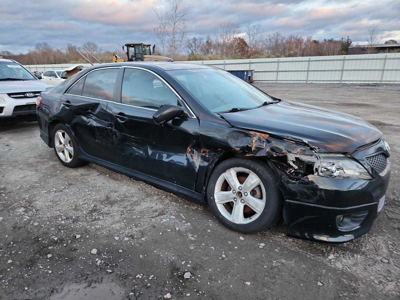 2011 Toyota Camry Base - Фото 4