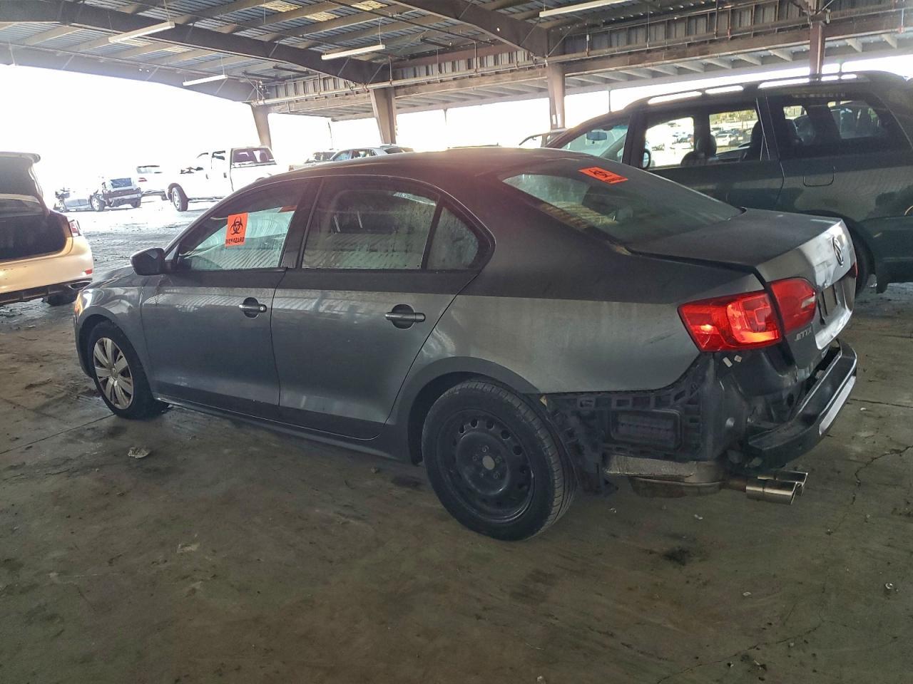 2011 Volkswagen Jetta Base - Фото 2
