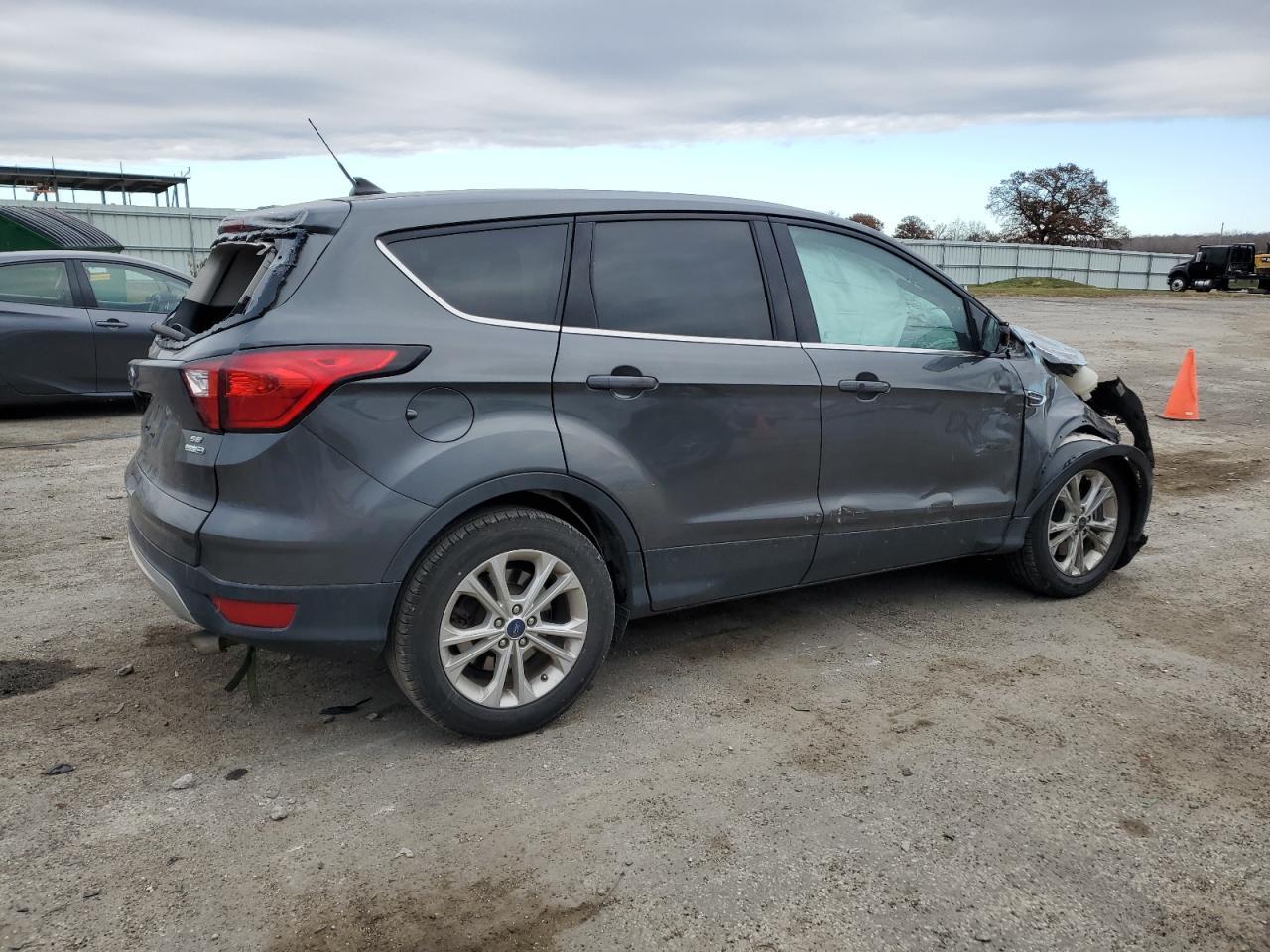 2019 Ford Escape Se - Фото 3