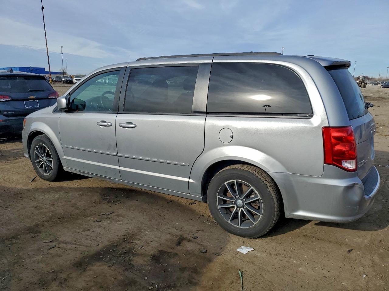2017 Dodge Grand Caravan Gt - Image 2