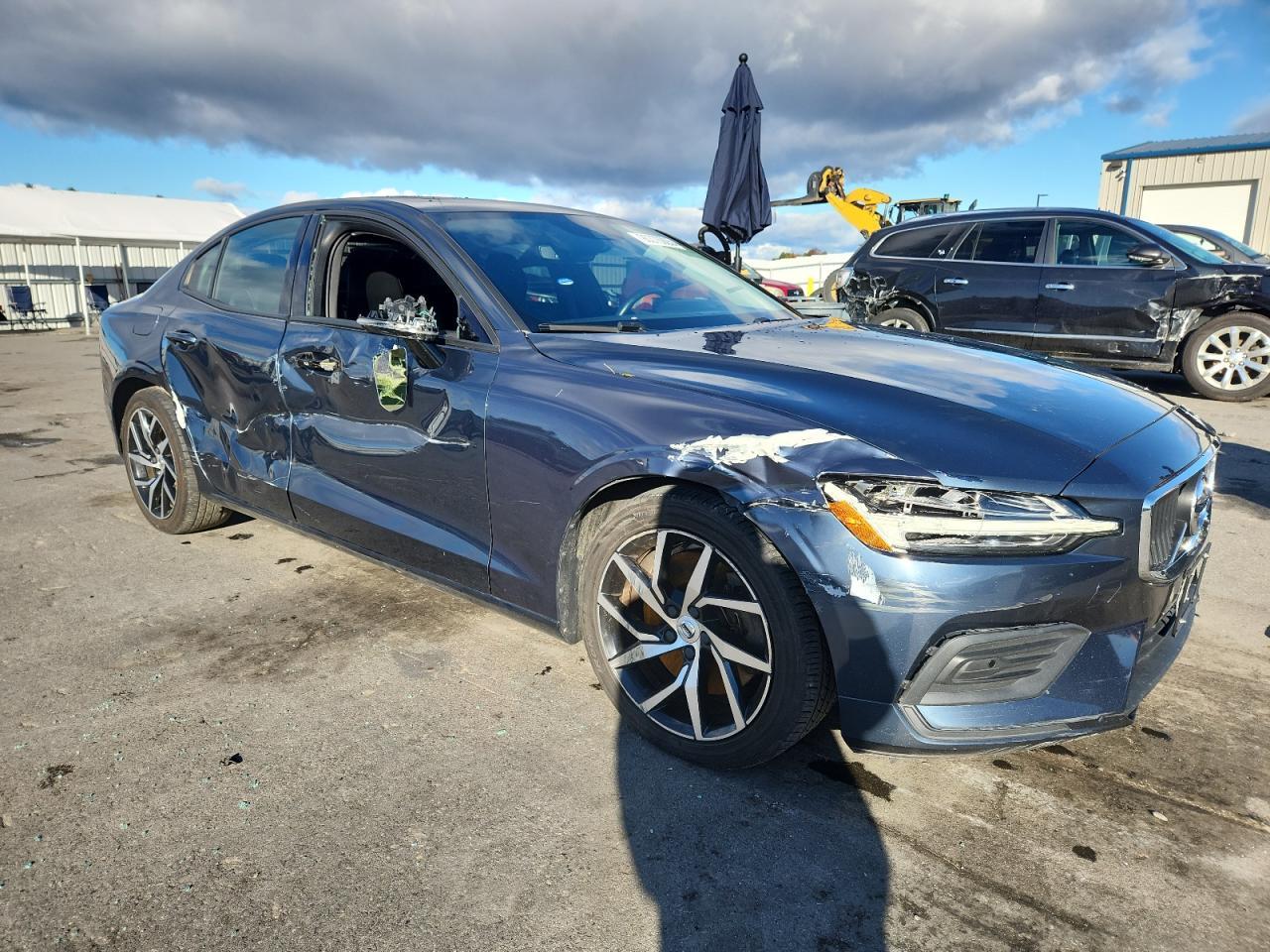 2019 Volvo S60 T6 Momentum - Фото 4
