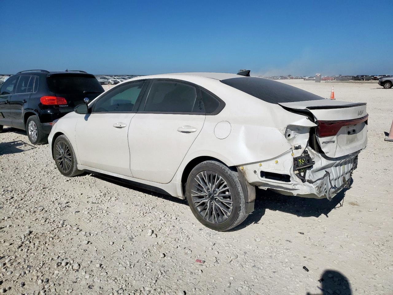 2023 Kia Forte Gt Line - Фото 2