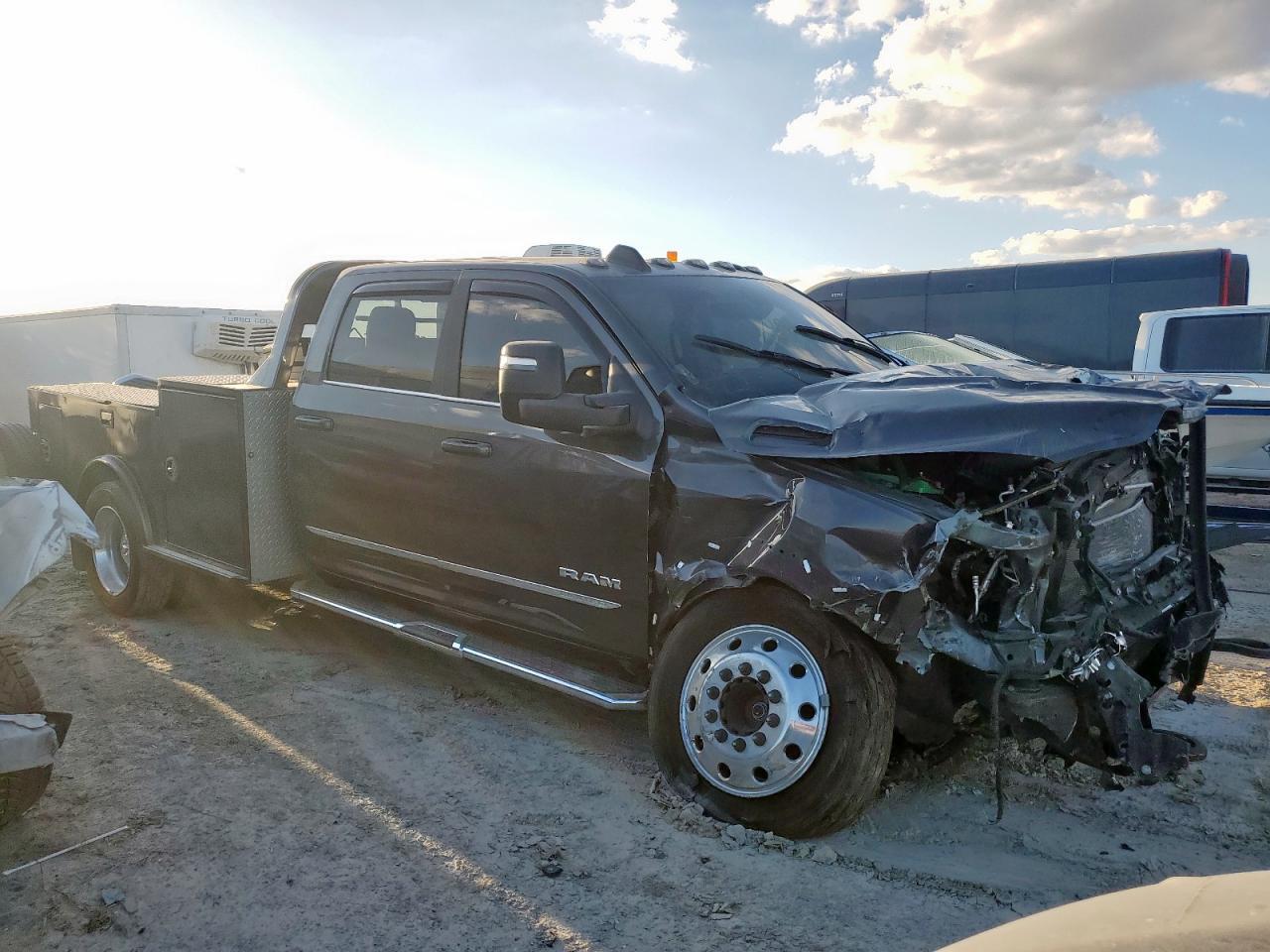 2024 Ram 5500 Utility / Service Truck - Фото 4