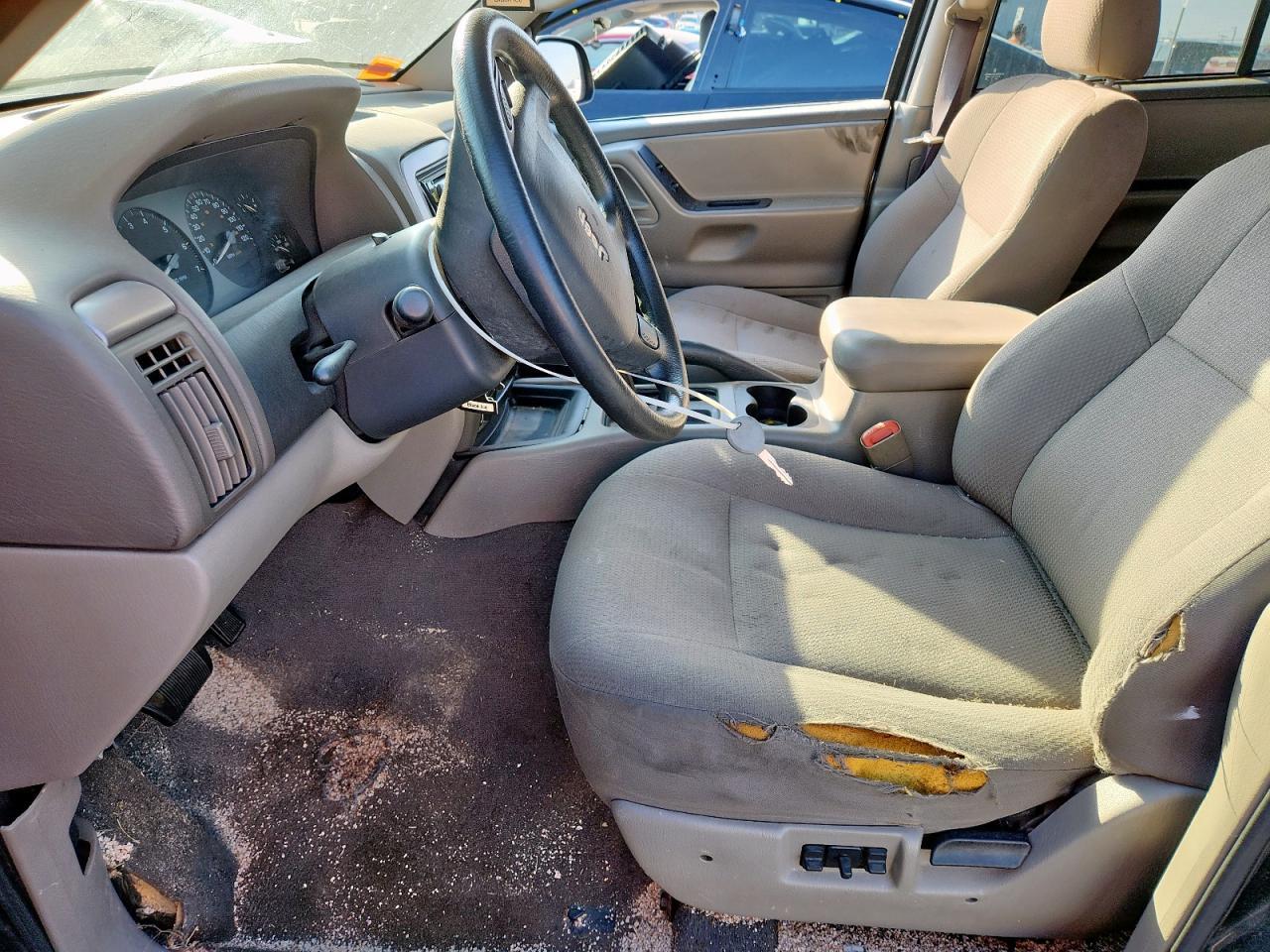 2004 Jeep Grand Cherokee Laredo - Image 7