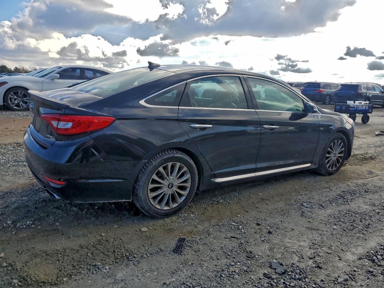 2015 Hyundai Sonata Sport - Image 3