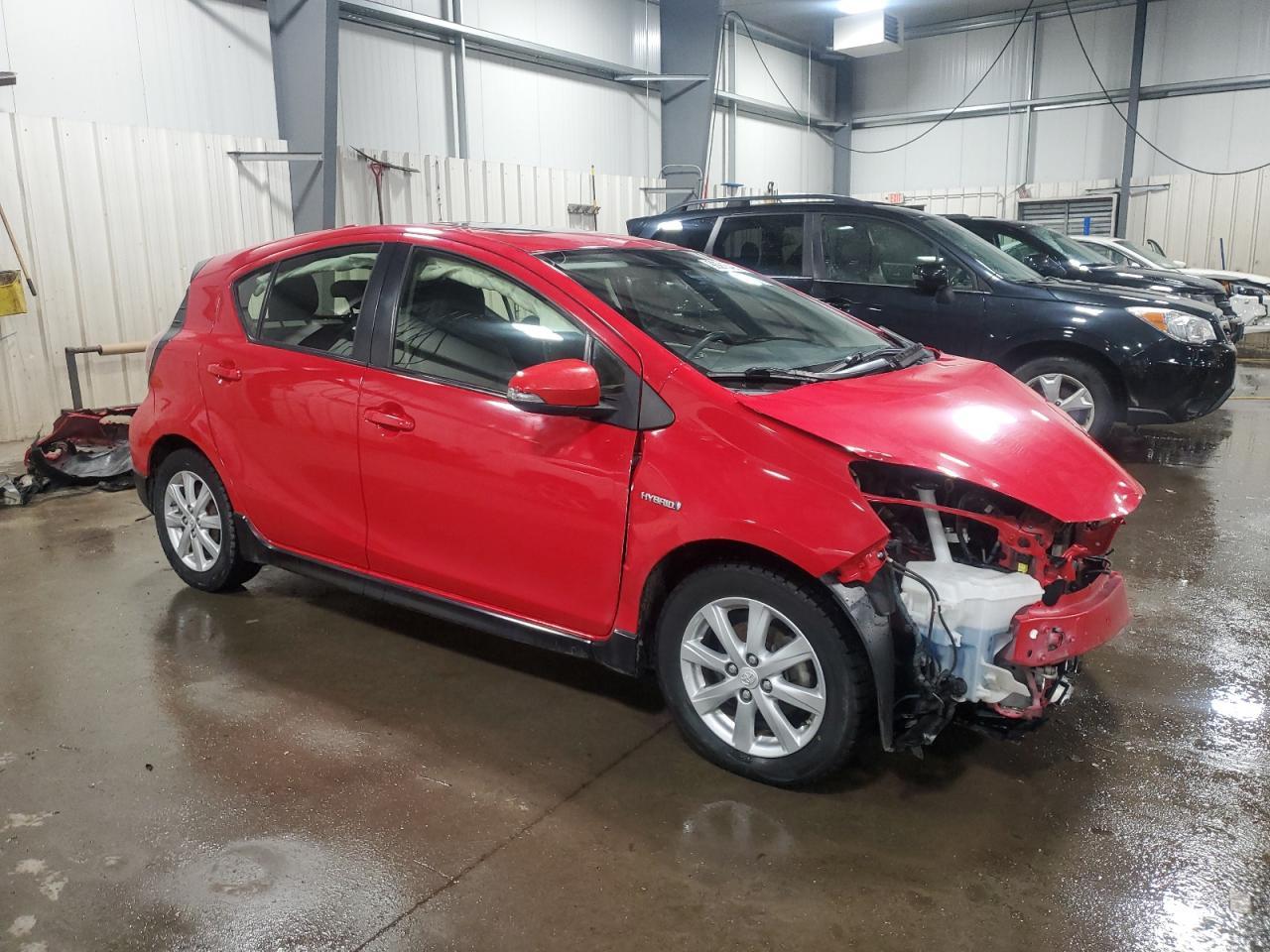 2017 Toyota Prius C - Фото 4