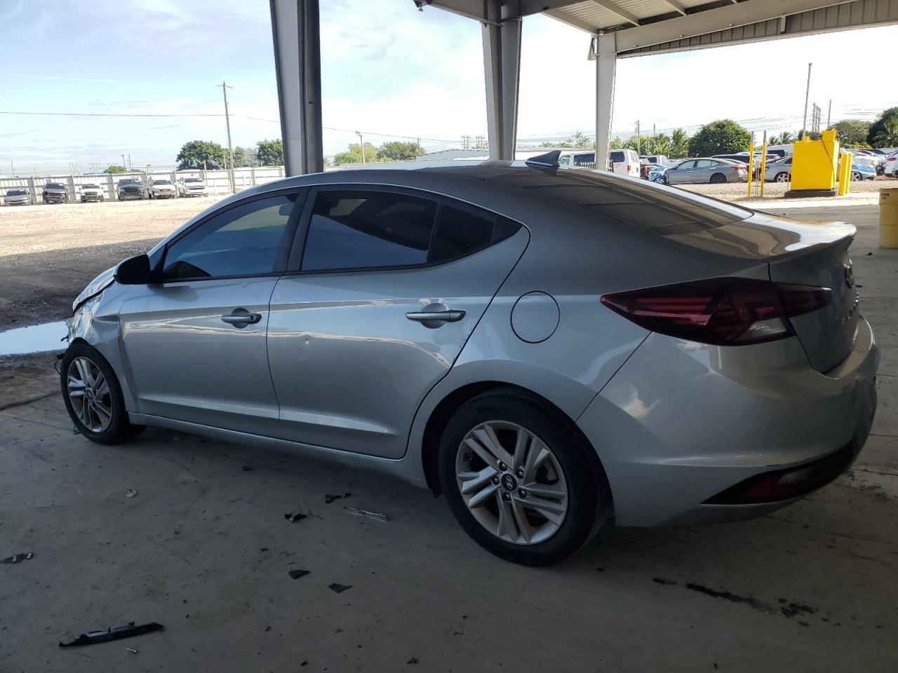 2020 Hyundai Elantra Sel - Фото 2