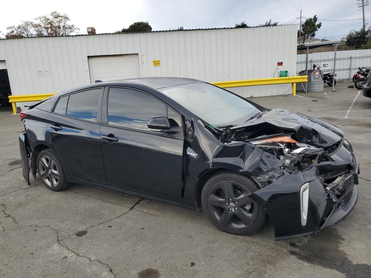 2022 Toyota Prius Night Shade - Фото 4