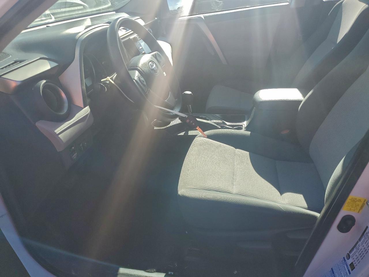 2015 Toyota Rav4 Le - Фото 7