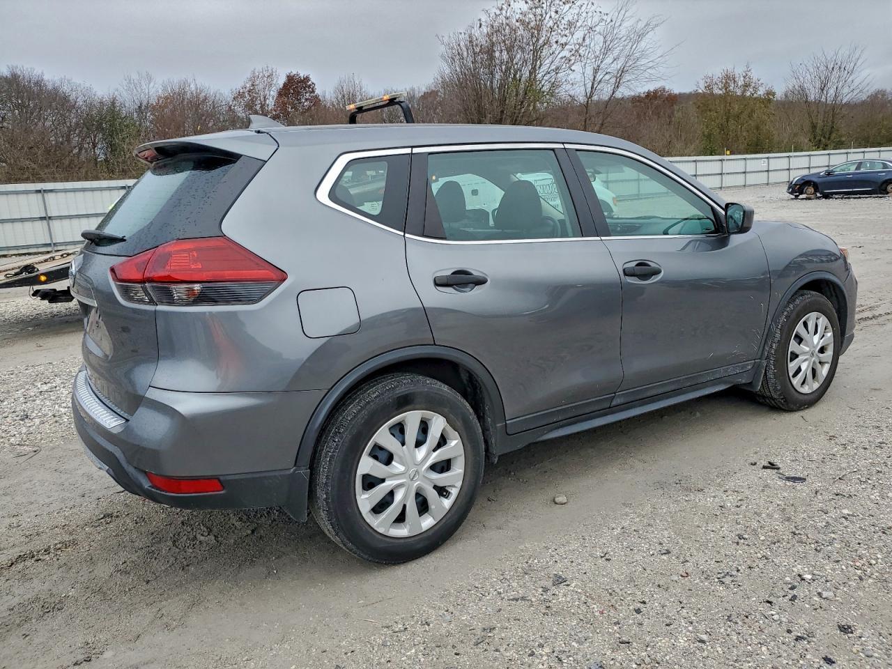 2018 Nissan Rogue S - Фото 3