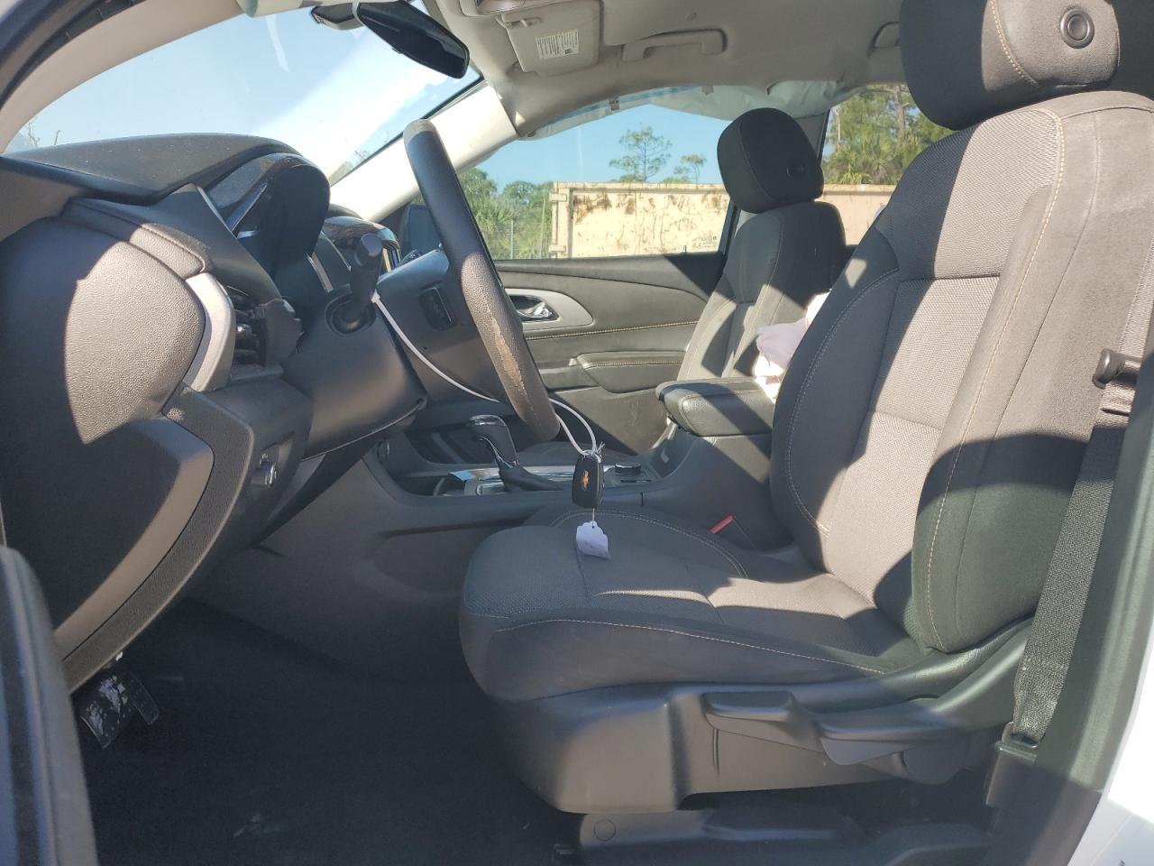 2020 Chevrolet Traverse Ls - Фото 7