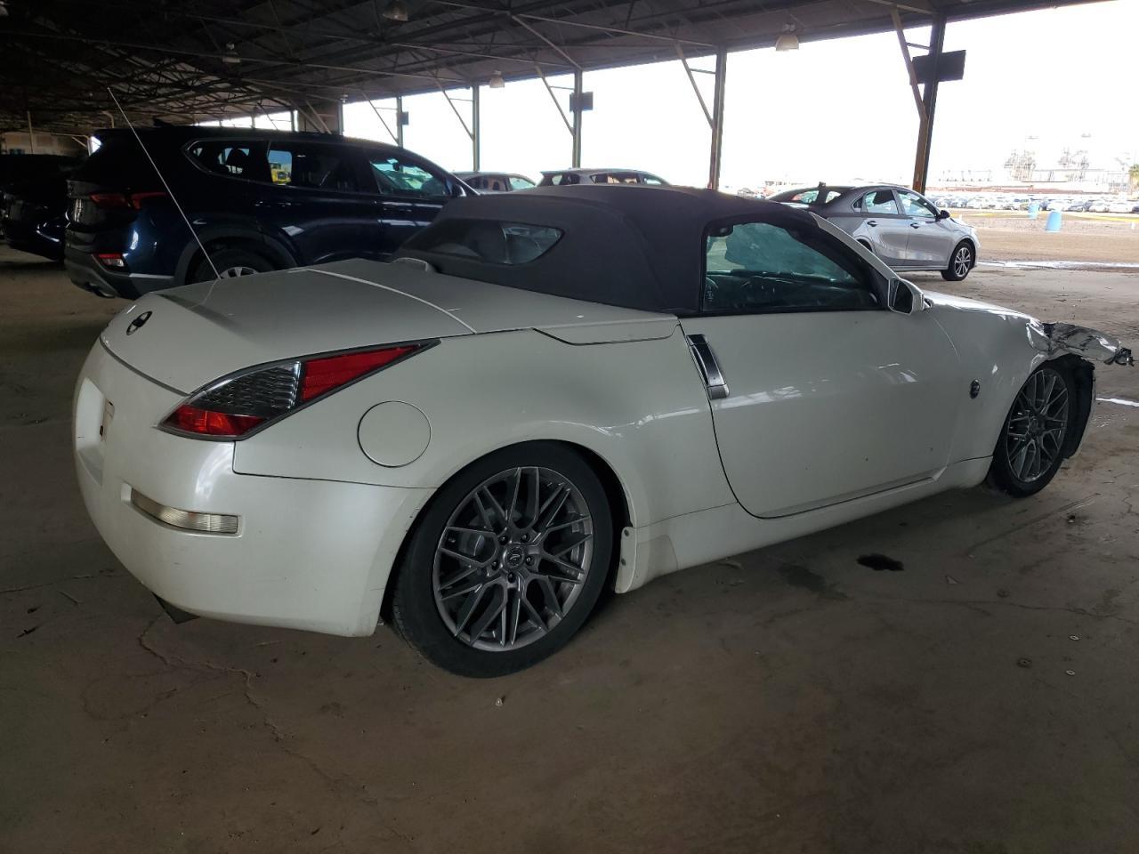 2004 Nissan 350Z Roadster - Image 3