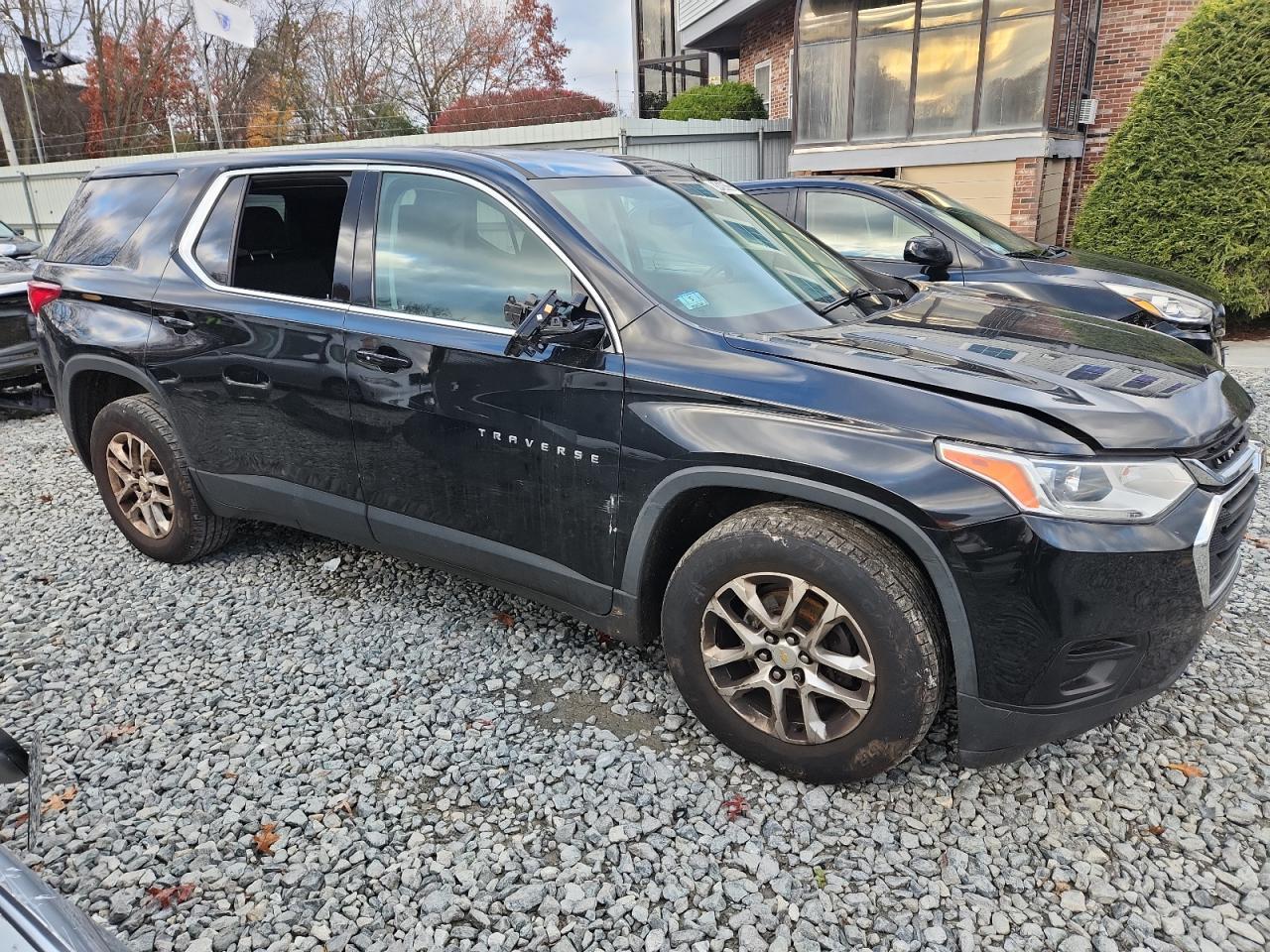 2019 Chevrolet Traverse Ls - Фото 4