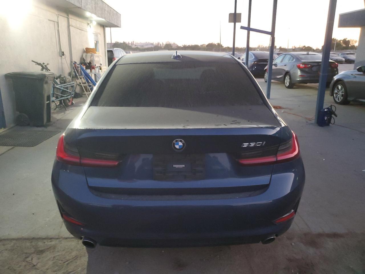 2022 BMW 330I - Фото 6