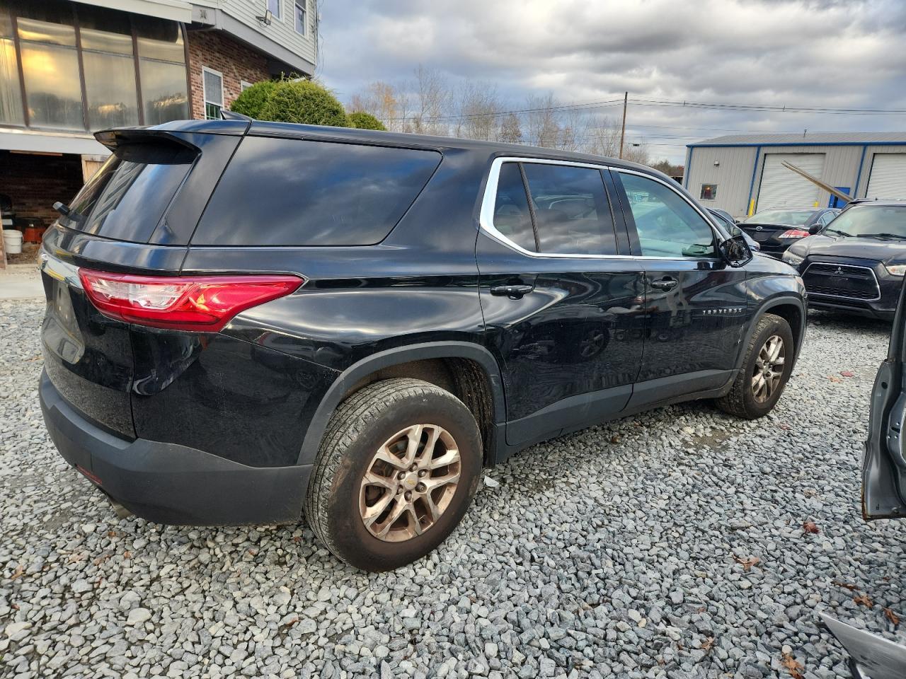 2019 Chevrolet Traverse Ls - Фото 3