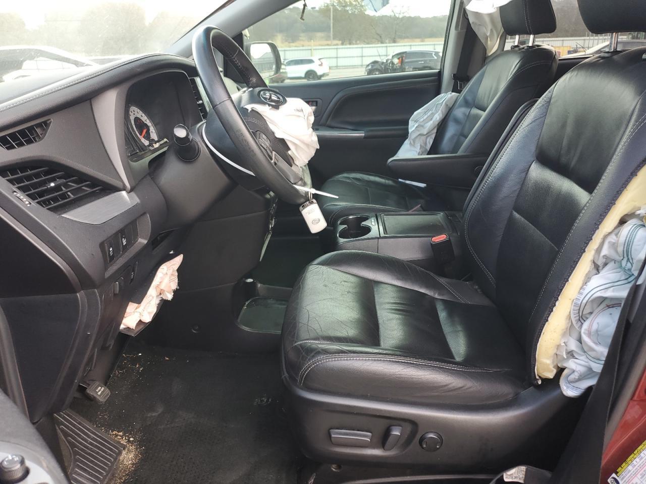 2017 Toyota Sienna Se - Фото 7