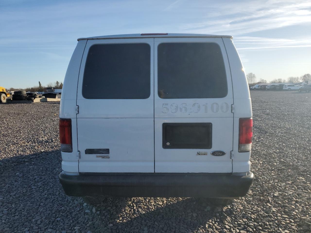 2012 Ford E250 Delivery Van - Фото 6