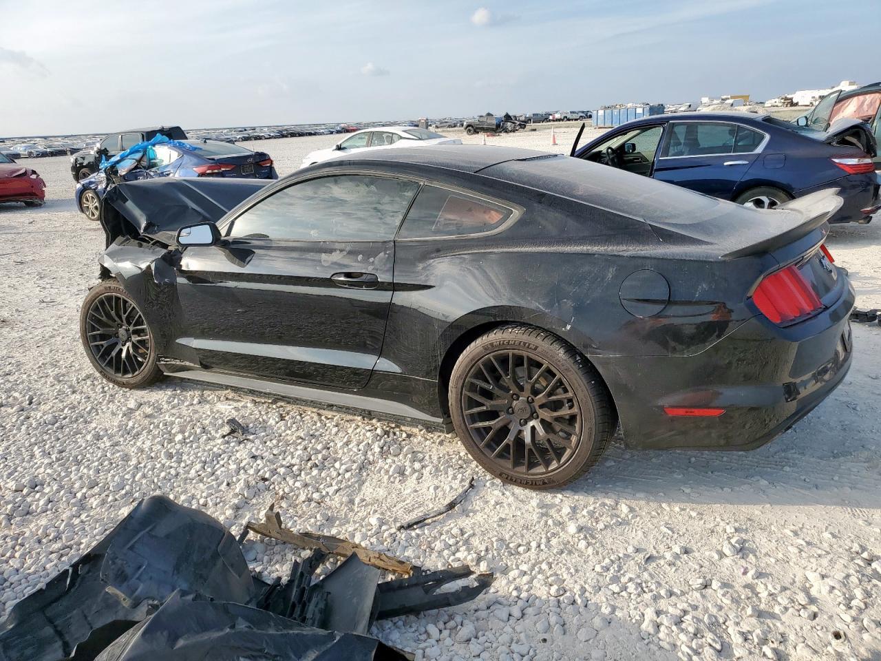 2016 Ford Mustang - Фото 2