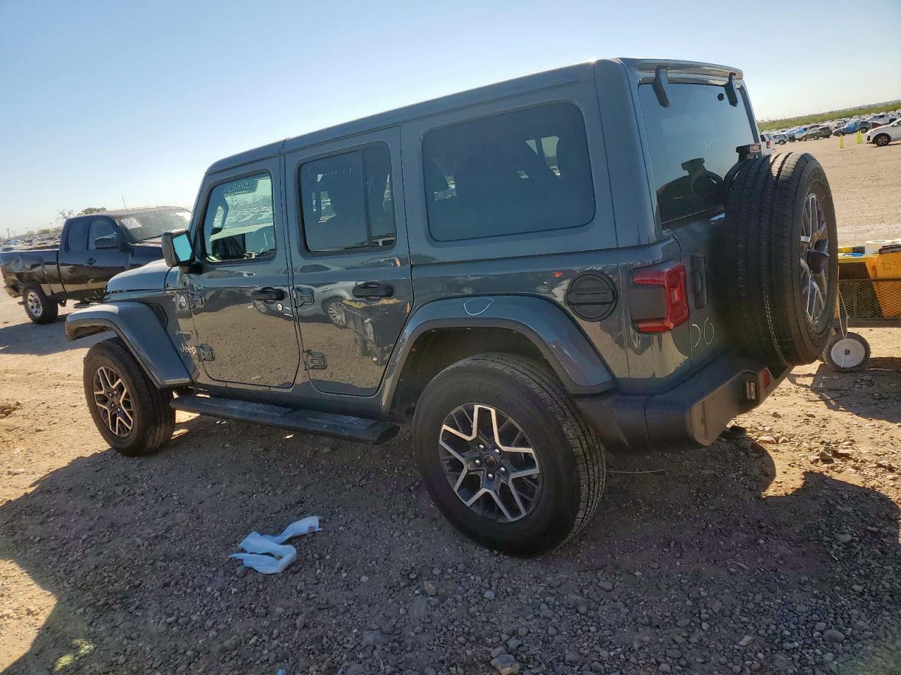 2024 Jeep Wrangler Sahara - Фото 2