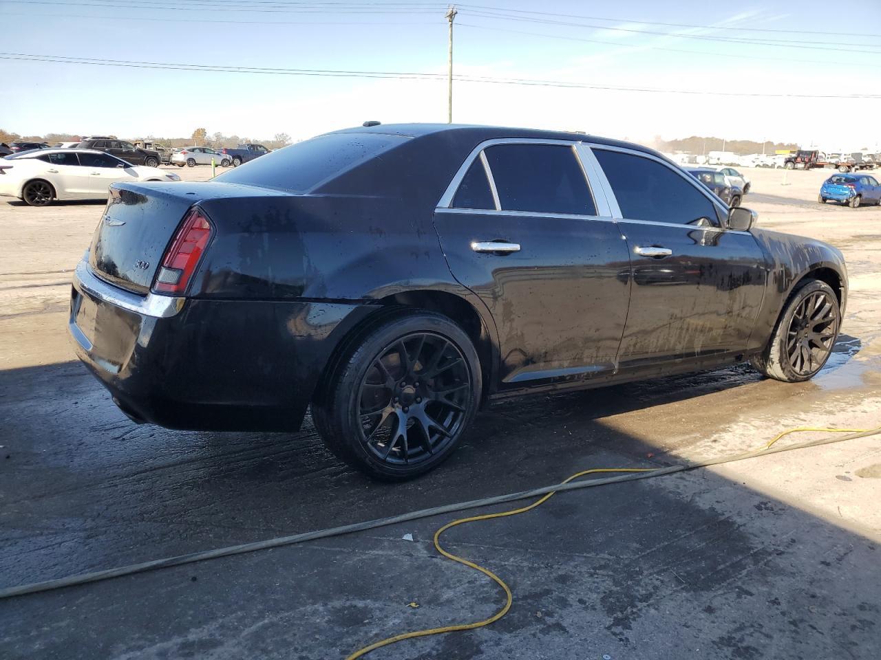 2012 Chrysler 300 Limited - Фото 3